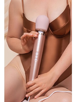 Le Wand Powerful Plug-In Vibrating Massager Rose Gold