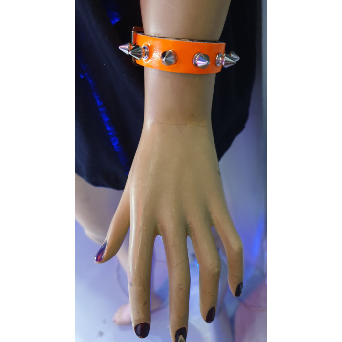 Χειροποίητο Δερμάτινο Περικάρπιο Wristband με Καρφιά - Πορτοκαλί