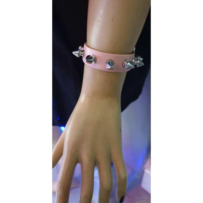 Χειροποίητο Δερμάτινο Περικάρπιο Wristband με Καρφιά - Ροζ