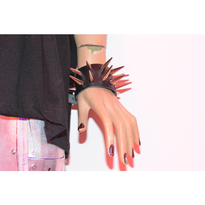 2 ROW CONE SPIKE LEATHER WRISTBAND - BLACK
